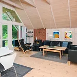 Three-Bedroom Holiday home in Blåvand 10 Semesterbostad Blåvand