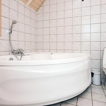 Eco-friendly Retreat With - By Traum *