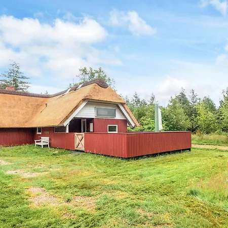 Eco-friendly Retreat With - By Traum *