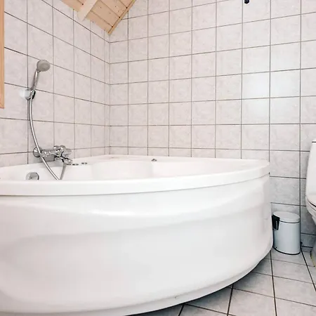 Semesterbostad Three-Bedroom Holiday home in Blåvand 10 Blåvand
