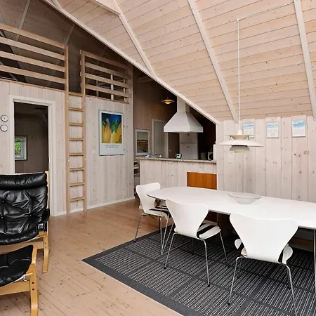 Semesterbostad Three-Bedroom Holiday home in Blåvand 10